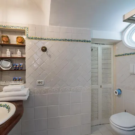Casamia - Sea View And Private Outdoor Hot Tub *